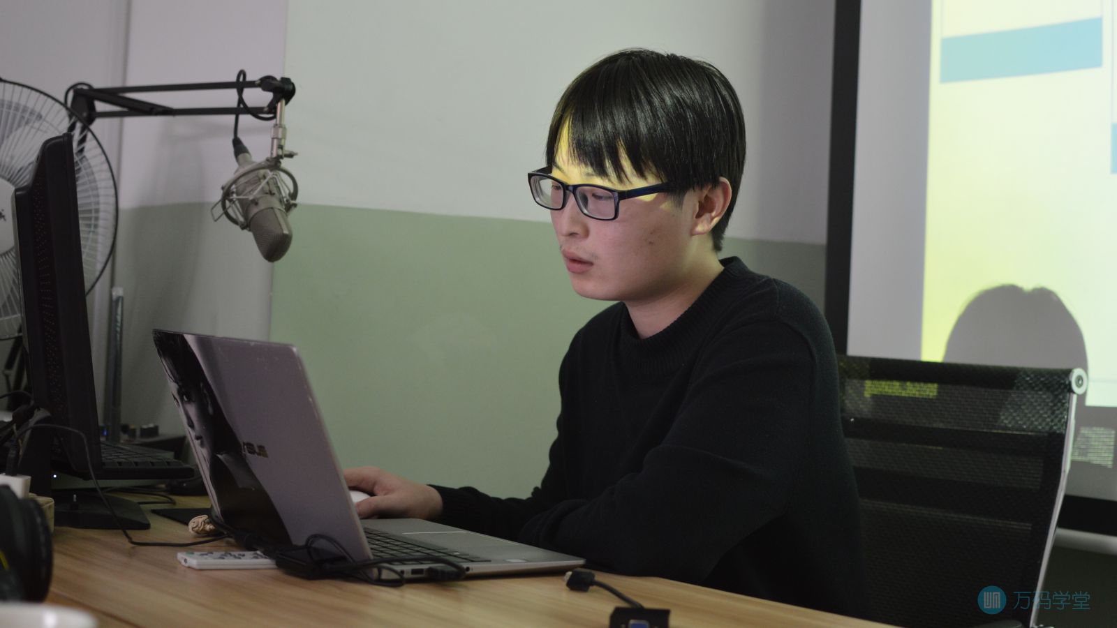 来世仍愿作堂中人