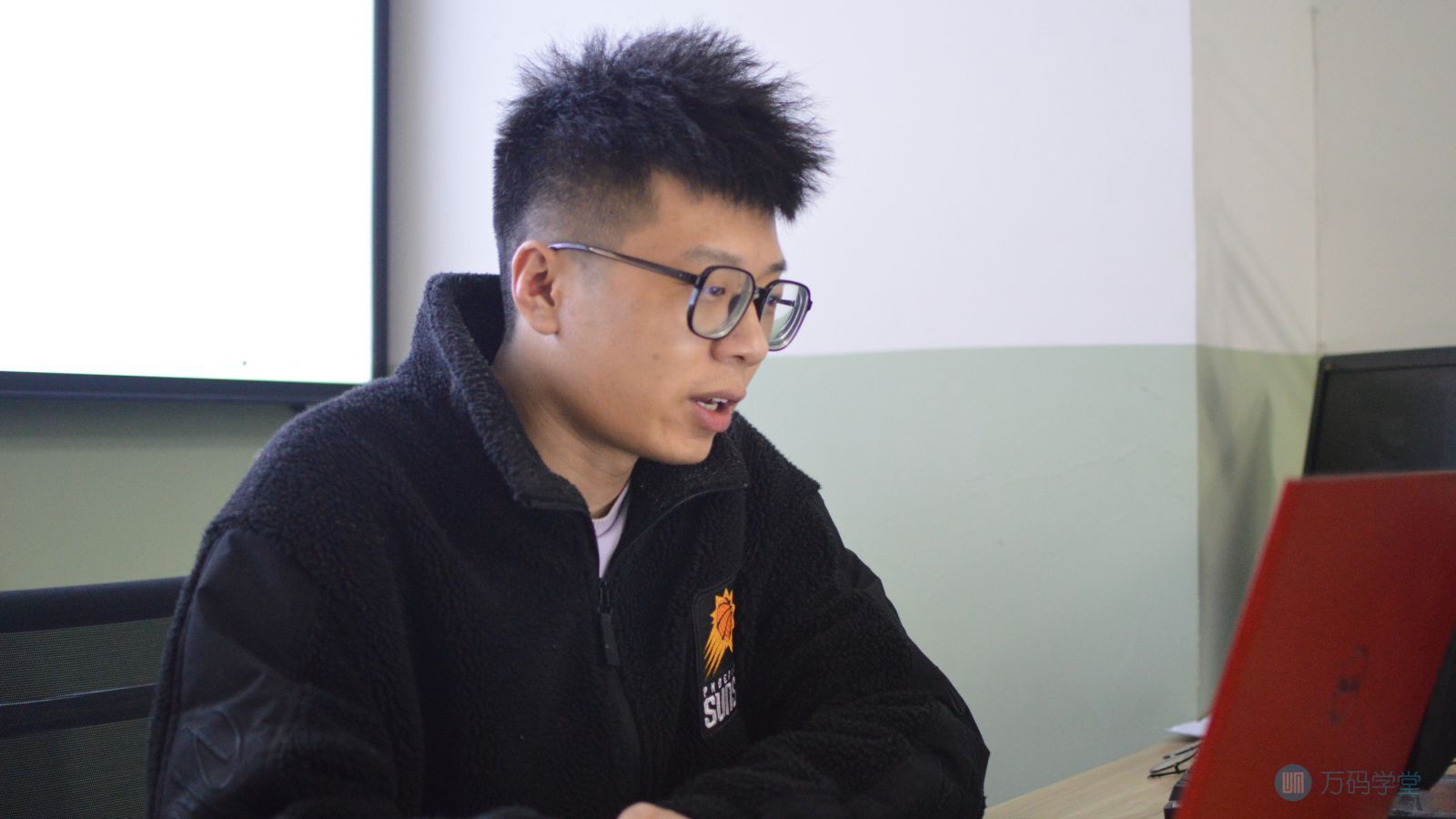 我相信在不久的将来我们会有自己的一片天空