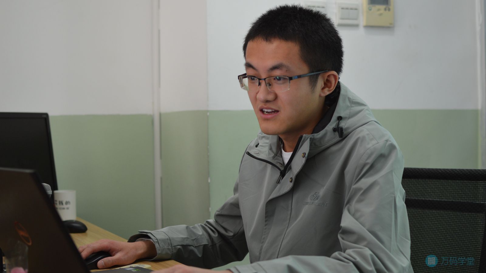 不积跬步无以至千里,不积小流无以成江海